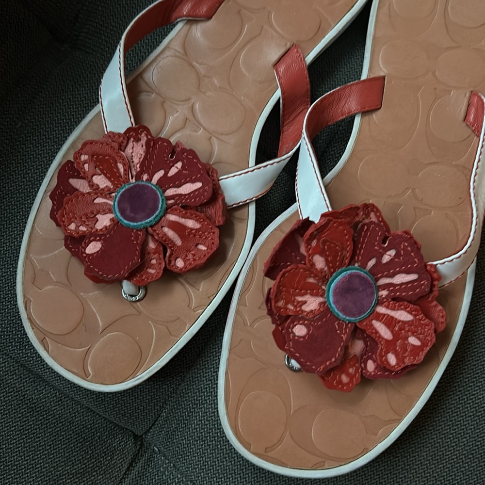 Coach leather flower sandals size 8.5 worn 3 times - Picture 4 of 5
